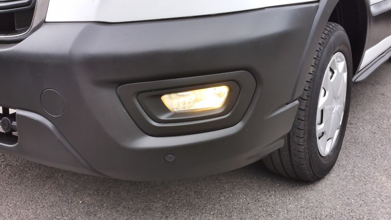 FORD TRANSIT 290 TREND L2H2 MWB MEDIUM ROOF WITH AIR CONDITIONING,PARKING SENSORS,CRUISE CONTROL AND MORE - 2872 - 18