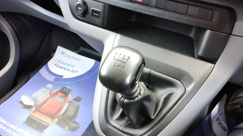 PEUGEOT EXPERT 2.0 PROFESSIONAL 145 PREMIUM L2 LWB IN GREY WITH AIR CONDITIONING,PARKING SENSORS AND MORE - 2868 - 18