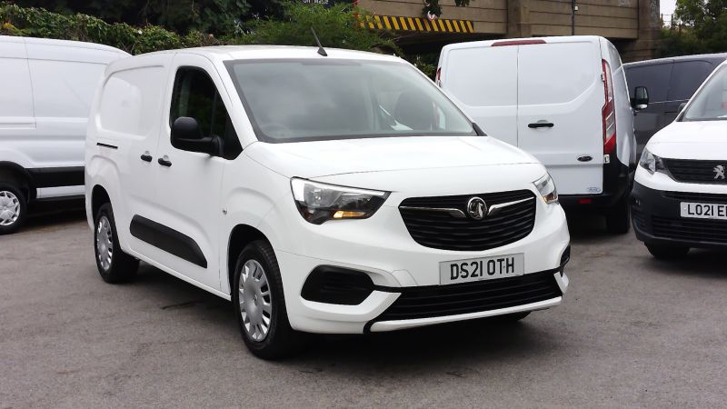 VAUXHALL COMBO 2300 SPORTIVE L2 LWB WITH ONLY 37.000 MILES,AIR CONDITIONING,PARKING SENSORS,BLUETOOTH AND MORE - 2887 - 18