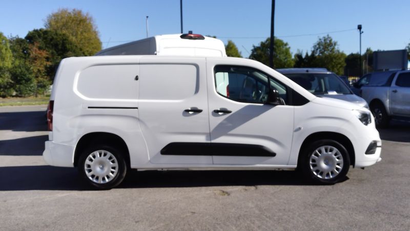 VAUXHALL COMBO 2300 SPORTIVE L2H1 LWB WITH AIR CONDITIONING,PARKING SENSORS,BLUETOOTH AND MORE - 2926 - 12
