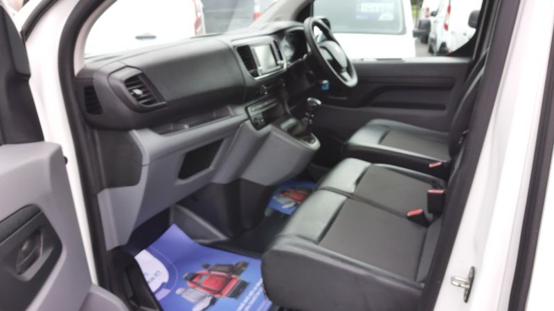 PEUGEOT EXPERT 1000 PROFESSIONAL BLUEHDI WITH AIR CONDITIONING,PARKING SENSORS,SECURITY LOCKS  AND MORE  *** SOLD *** - 2900 - 15