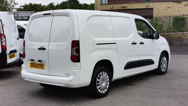 VAUXHALL COMBO 2300 SPORTIVE L2 LWB WITH ONLY 37.000 MILES,AIR CONDITIONING,PARKING SENSORS,BLUETOOTH AND MORE - 2887 - 6