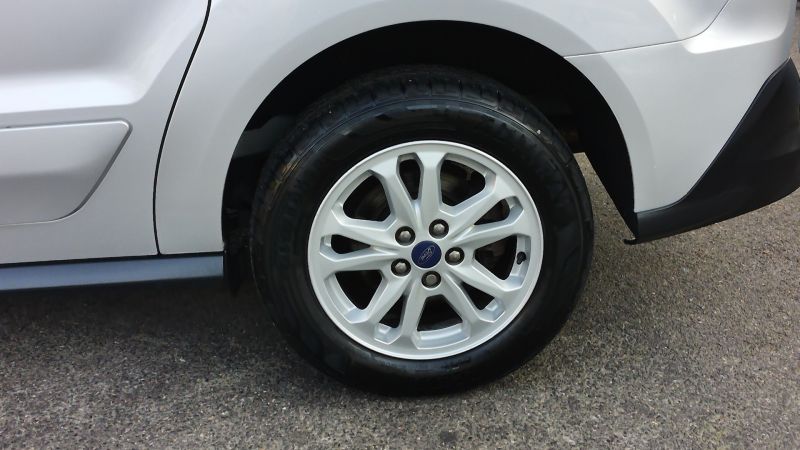 FORD TRANSIT CONNECT 240 LIMITED L2 LWB AUTOMATIC IN SILVER,SAT NAV,AIR CONDITIONING,PARK ASSIST CAMERA AND MORE  - 2952 - 20