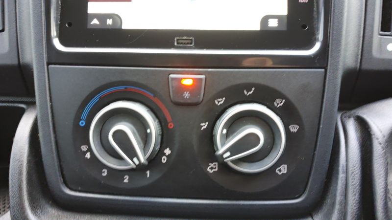 PEUGEOT BOXER 335 PROFESSIONAL PREMIUM PLUS L2H2 MWB 2.2 140 WITH SAT NAV,AIR CONDITIONING AND MORE - 2972 - 15