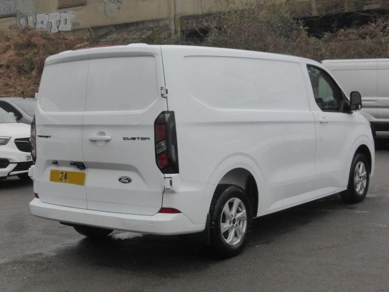FORD TRANSIT CUSTOM 280 LIMITED L1 SWB ECOBLUE WITH ONLY 18.000 MILES,AIR CONDITIONING,HEATED SEATS AND MORE - 2916 - 5