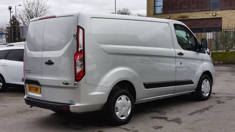FORD TRANSIT CUSTOM 280 TREND L1 SWB IN SILVER WITH SAT NAV,AIR CONDITIONING,PARKING SENSORS AND MORE - 2985 - 5