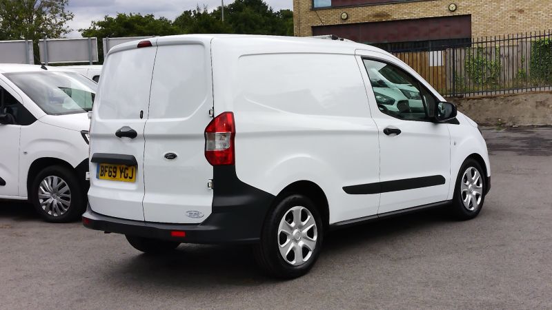 FORD TRANSIT COURIER TREND 1.5 TDCI ONLY 53.000 MILES,AIR CONDITIONING,PARK ASSIST CAMERA,PARKING SENSORS AND MORE - 2890 - 5