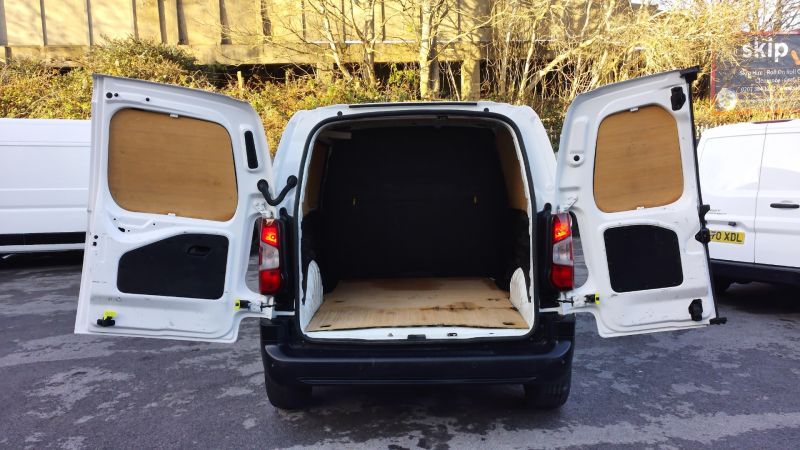 PEUGEOT PARTNER 1.5 BLUEHDI PROFESSIONAL L1 SWB WITH AIR CONDITIONING,PARKING SENSORS,DAB RADIO AND MORE *** SOLD *** - 2957 - 7