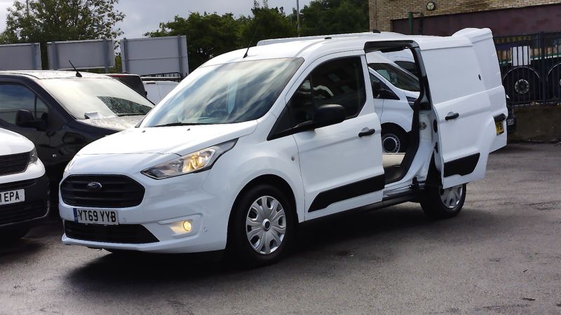 FORD TRANSIT CONNECT 230 TREND 1.5 TDCI L1 SWB WITH ONLY 22.000 MILES,SAT NAV,AIR CONDITIONING,PARKING SENSORS AND MORE *** SOLD *** - 2896 - 4