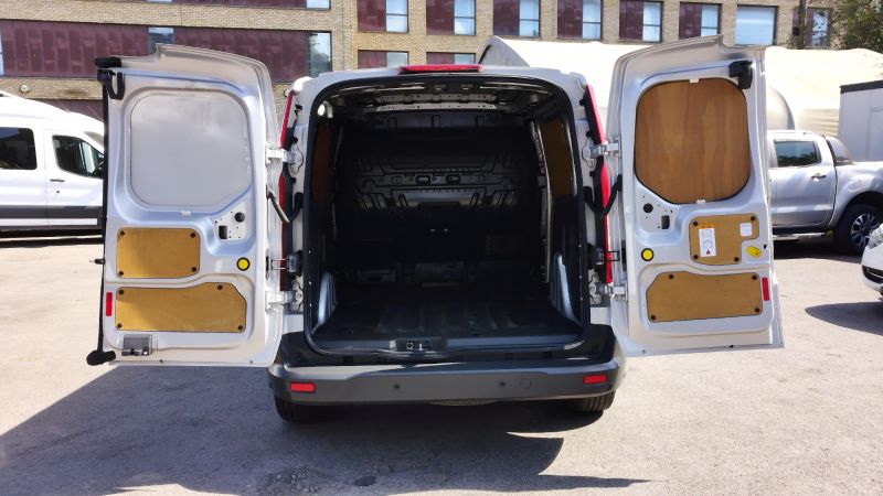 FORD TRANSIT CONNECT 200 LIMITED L1 SWB IN SILVER WITH ONLY 53.000 MILES,AIR CONDITIONING,PARKING SENSORS AND MORE - 2866 - 5