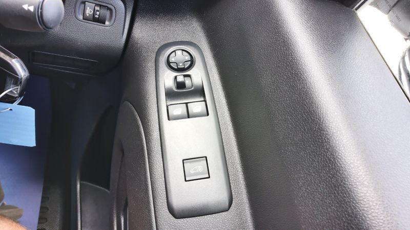 PEUGEOT PARTNER PROFESSIONAL L1 SWB WITH AIR CONDITIONING,PARKING SENSORS,DAB RADIO AND MORE - 2903 - 17