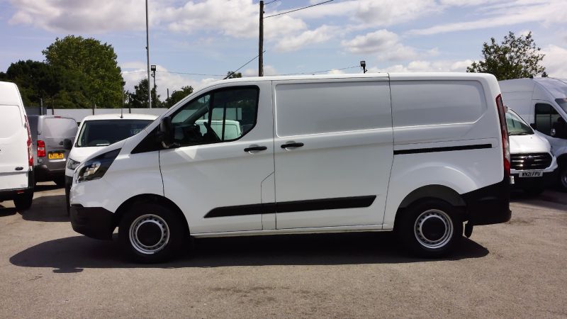 FORD TRANSIT CUSTOM 300 LEADER L1 SWB WITH ONLY 53.000 MILES,AIR CONDITIONING,PARKING SENSORS,WETBELT REPLACED AND MORE - 2898 - 10