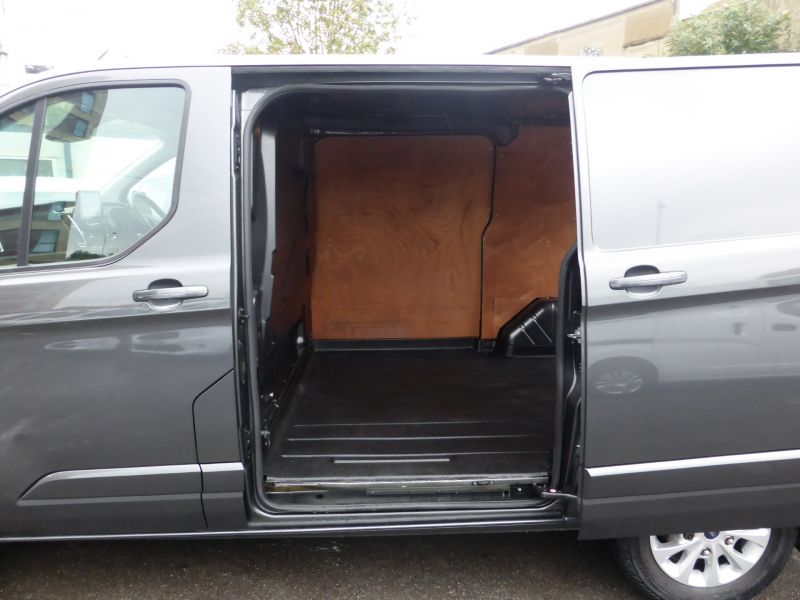 FORD TRANSIT CUSTOM 280/130 LIMITED L1 SWB IN GREY WITH AIR CONDITIONING,PARKING SENSORS AND MORE - 2523 - 17
