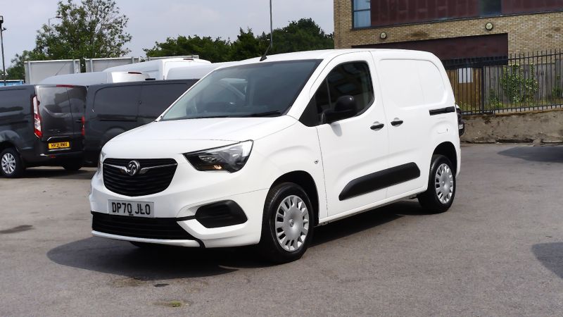 VAUXHALL COMBO 2300 SPORTIVE L1 SWB WITH AIR CONDITIONING,PARKING SENSORS,BLUETOOTH AND MORE - 2871 - 4