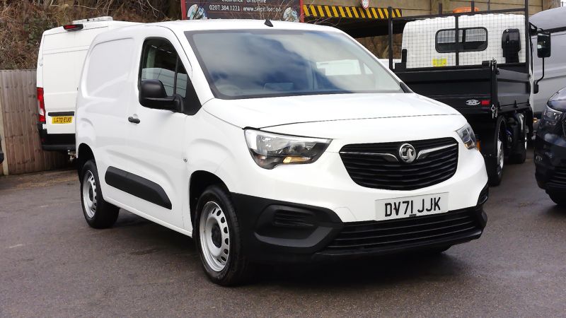 VAUXHALL COMBO 2300 DYNAMIC L1 SWB WITH ONLY 57.000 MILES,AIR CONDITIONING,PARKING SENSORS,CRUISE CONTROL AND MORE - 2975 - 21