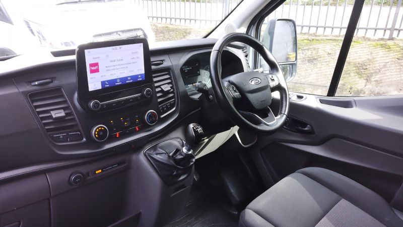FORD TRANSIT 310 LEADER ECOBLUE L2H2 MWB MEDIUM ROOF WITH ONLY 61.000 MILES,SAT NAV,AIR CONDITIONING,HEATED SEATS AND MORE - 2923 - 12
