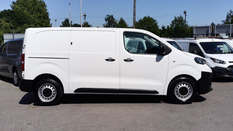 PEUGEOT EXPERT 2.0 PROFESSIONAL 1400 WITH AIR CONDITIONING,PARKING SENSORS AND MORE - 2889 - 12