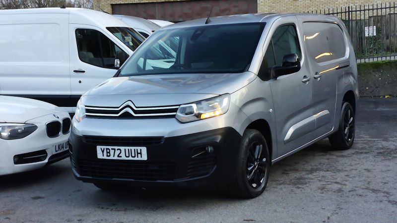 CITROEN BERLINGO 950 DRIVER PRO EDITION XL 8 SPEED AUTOMATIC,SAT NAV,REAR PARK ASSIST CAMERA,AIR CONDITIONING,DAB RADI AND MORE - 2968 - 25