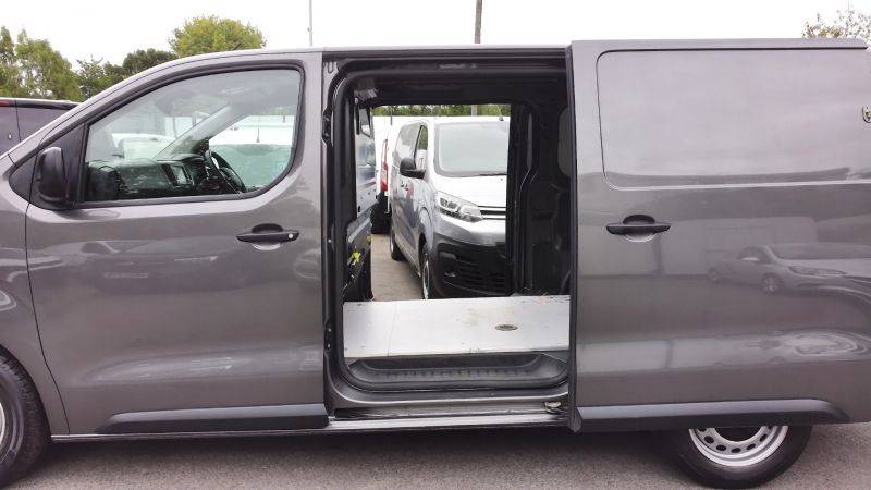 PEUGEOT EXPERT 1400 PROFESSIONAL PREMIUM 2.0 B-HDI 145PS L2 LWB IN GREY.AIR CONDITIONING,SECURITY LOCKS AND MORE - 2908 - 18