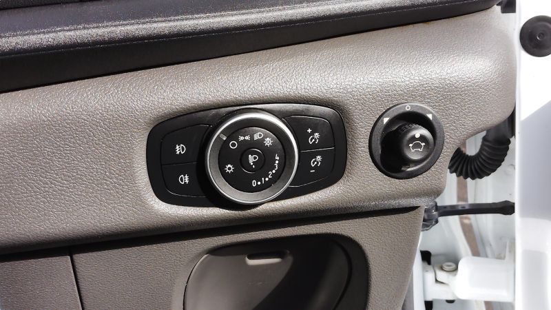 FORD TRANSIT 310 LEADER ECOBLUE L2H2 MWB MEDIUM ROOF WITH ONLY 57.000 MILES,SAT NAV,AIR CONDITIONING,HEATED SEATS AND MORE - 2963 - 14