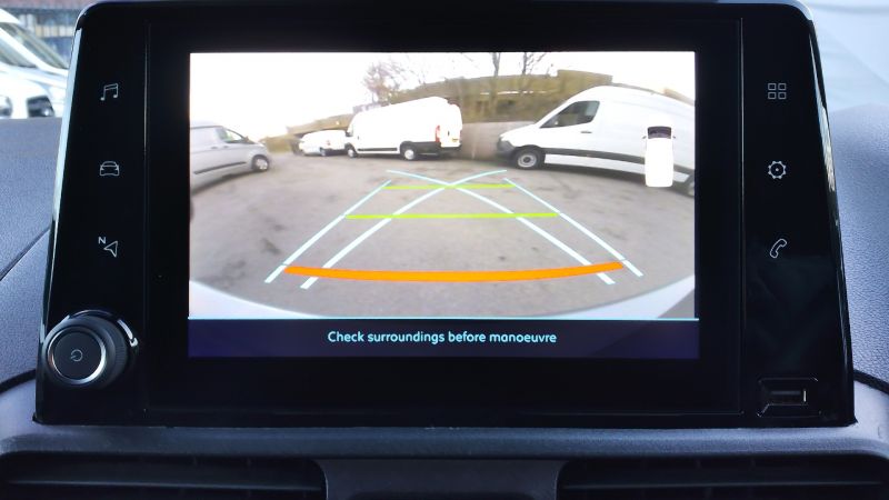 CITROEN BERLINGO 950 DRIVER PRO EDITION XL 8 SPEED AUTOMATIC,SAT NAV,REAR PARK ASSIST CAMERA,AIR CONDITIONING,DAB RADI AND MORE - 2968 - 18