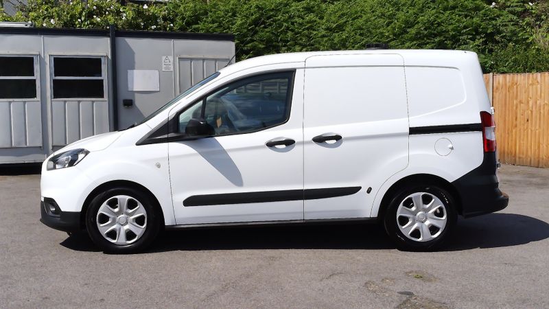 FORD TRANSIT COURIER TREND 1.5 TDCI WITH  ONLY 52.000 MILES,AIR CONDITIONING,PARKING SENSORS AND MORE *** SOLD *** - 2873 - 10