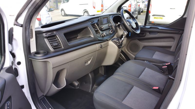 FORD TRANSIT CUSTOM 300 LEADER L1 H2 SWB HIGH ROOF WITH ONLY 53.000 MILES,AIR CONDITIONING,PARKING SENSORS,6 SPEED AND MORE - 2936 - 13