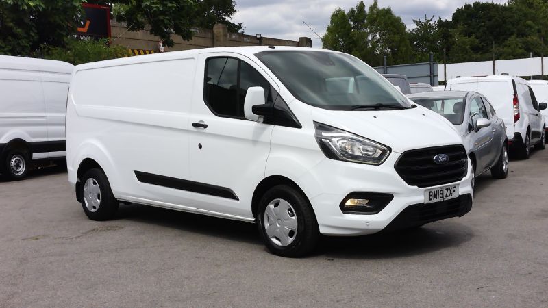 FORD TRANSIT CUSTOM 300 TREND L2 H1 LWB WITH AIR CONDITIONING,PARKING SENSORS,CRUISE CONTROL,BLUETOOTH AND MORE - 2885 - 4