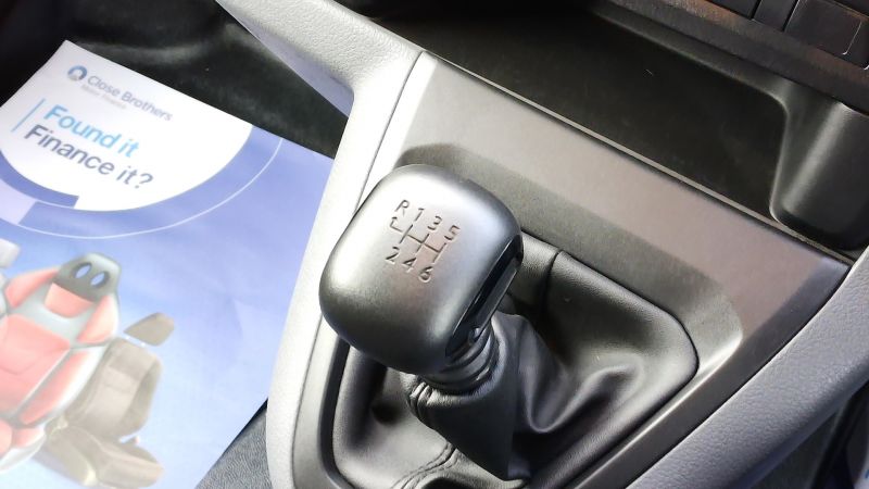 PEUGEOT EXPERT 1400 PROFESSIONAL PREMIUM L2 LWB IN GREY WITH ONLY 41.000 & 48.000 MILES,AIR CONDITIONING AND MORE - 2945 - 18