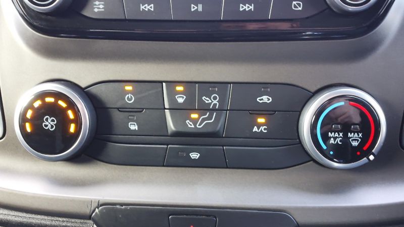 FORD TRANSIT CUSTOM 320 TREND ECOBLUE L1H2 SWB HIGH ROOF IN SILVER WITH AIR CONDITIONING,PARKING SENSORS AND MORE - 2954 - 15