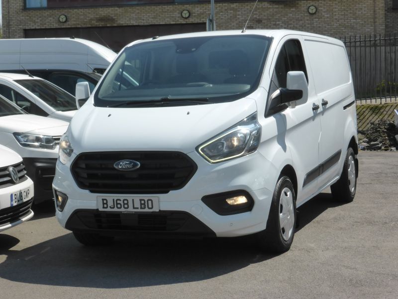 FORD TRANSIT CUSTOM 300 TREND AUTOMATIC L1 SWB WITH AIR CONDITIONING,PARKING SENSORS,CRUISE CONTROL,BLUETOOTH AND MORE - 2649 - 25