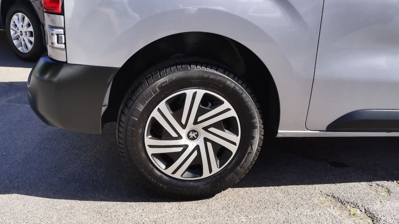 PEUGEOT EXPERT 2.0 BLUEHDI PROFESSIONAL L1 SWB IN GREY WITH SAT NAV,AIR CONDITIONING,PARKING SENSORS AND MORE - 2922 - 21
