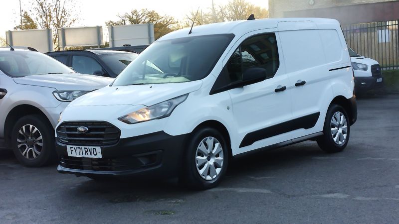 FORD TRANSIT CONNECT 220 BASE L1 SWB WITH ONLY 53.000 MILES,SAT NAV,PARK ASSIST CAMERA,PARKING SENSORS,DAB RADIO AND MORE - 2955 - 1