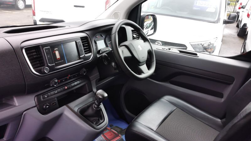 PEUGEOT EXPERT 1000 PROFESSIONAL BLUEHDI WITH AIR CONDITIONING,PARKING SENSORS,SECURITY LOCKS  AND MORE  *** SOLD *** - 2900 - 14