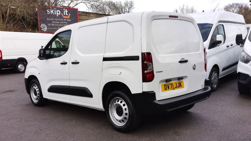 VAUXHALL COMBO 2300 DYNAMIC L1 SWB WITH ONLY 57.000 MILES,AIR CONDITIONING,PARKING SENSORS,CRUISE CONTROL AND MORE - 2975 - 5