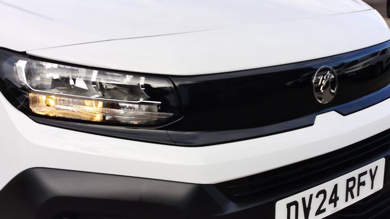 VAUXHALL COMBO 2300 PRIME L1 SWB ONLY 15.000 MILES,AIR CONDITIONING,PARKING SENSORS,6 SPEED AND MORE - 2937 - 23