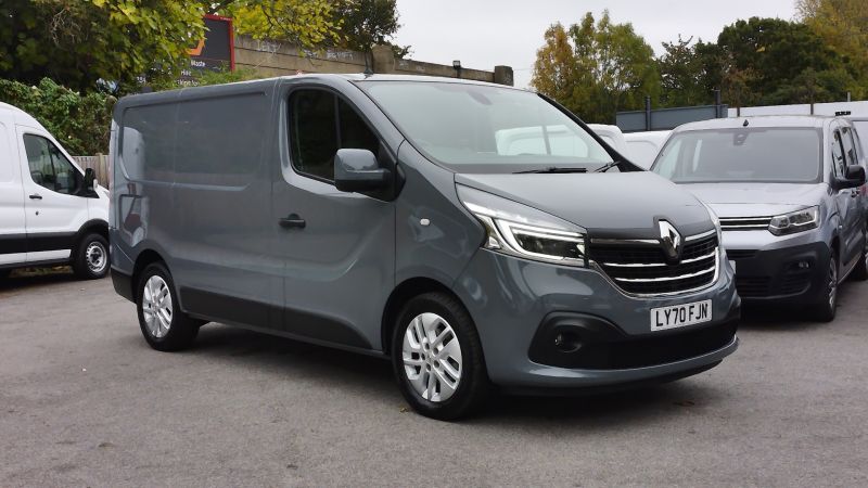 RENAULT TRAFIC SL28 SPORT ENERGY AUTOMATIC L1 SWB IN GREY,ONLY 43.000 MILES,SAT NAV,AIR CONDITIONING,REAR CAMERA,ALLOYS AND MORE - 2929 - 3