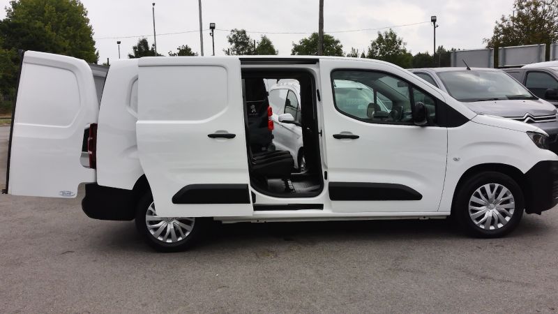 PEUGEOT PARTNER 1.5 BLUEHDI PROFESSIONAL PREMIUM 5 SEATER COMBI CREW VAN WITH AIR CONDITIONING,6 SPEED,BLUETOOTH AND MORE - 2959 - 4