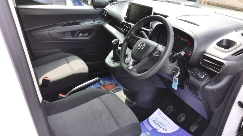 VAUXHALL COMBO 2300 SPORTIVE L1 SWB WITH AIR CONDITIONING,PARKING SENSORS,BLUETOOTH AND MORE - 2871 - 12