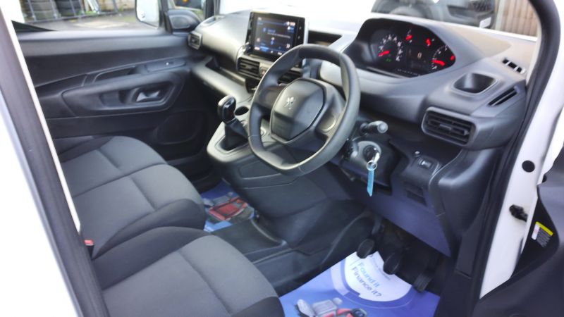 PEUGEOT PARTNER 1.5 BLUEHDI PROFESSIONAL L1 SWB WITH AIR CONDITIONING,PARKING SENSORS,DAB RADIO AND MORE *** SOLD *** - 2957 - 11