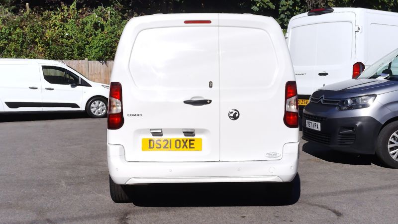 VAUXHALL COMBO 2300 SPORTIVE L2H1 LWB WITH AIR CONDITIONING,PARKING SENSORS,BLUETOOTH AND MORE - 2926 - 8