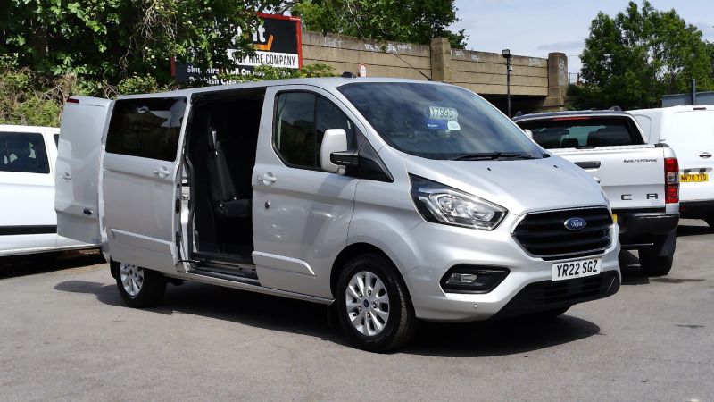 FORD TRANSIT CUSTOM 320 LIMITED L2 LWB AUTOMATIC 6 SEATER DOUBLE CAB COMBI CREW VAN IN SILVER WITH AIR CONDITIONING AND MORE *** SOLD *** - 2859 - 4