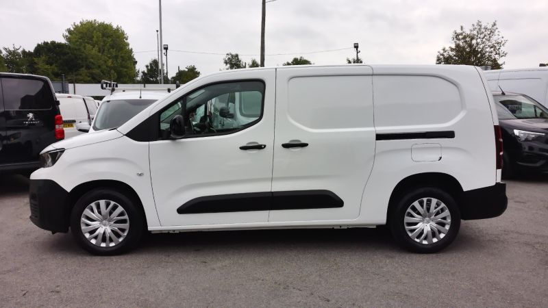 PEUGEOT PARTNER 1.5 BLUEHDI PROFESSIONAL PREMIUM 5 SEATER COMBI CREW VAN WITH AIR CONDITIONING,6 SPEED,BLUETOOTH AND MORE - 2959 - 2