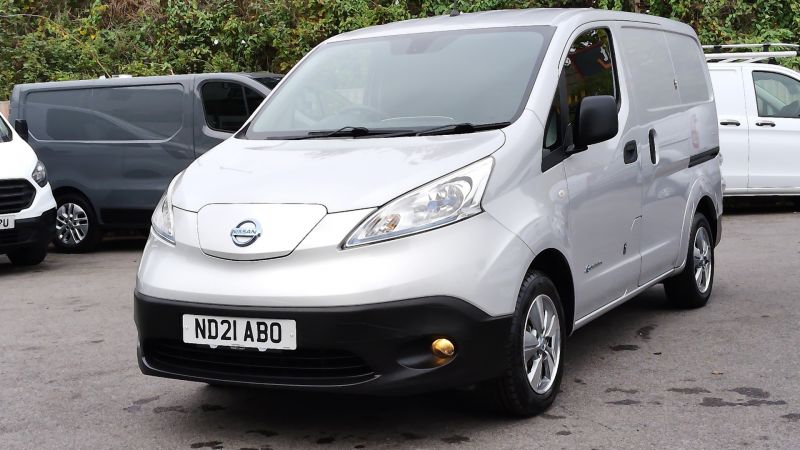 NISSAN E-NV200 TEKNA 40 KWH 109BHP IN SILVER ONLY 15.000 MILES,SAT NAV,AIR CONDITIONING,REAR CAMERA AND MORE - 2931 - 28
