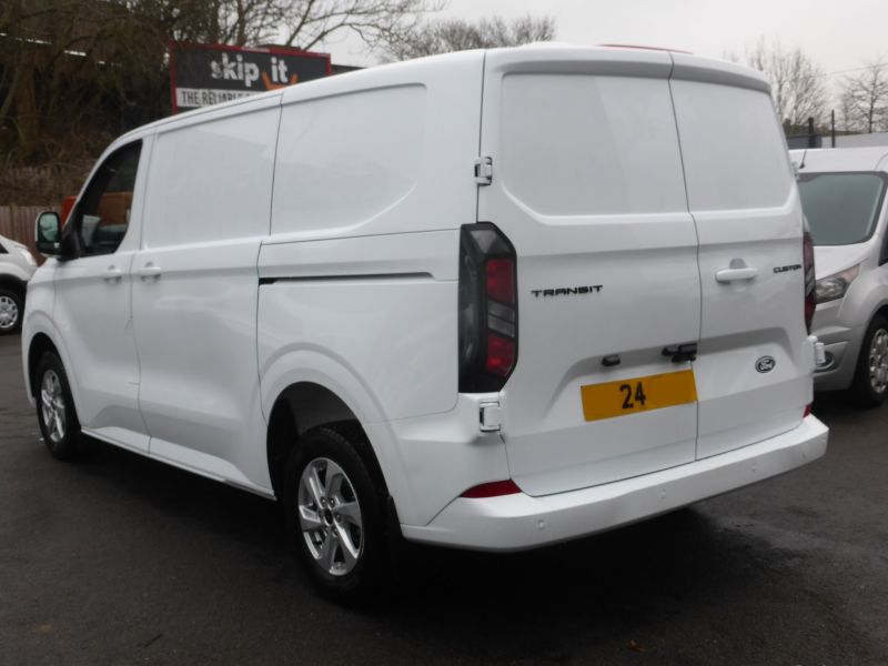 FORD TRANSIT CUSTOM 280 LIMITED L1 SWB ECOBLUE WITH ONLY 18.000 MILES,AIR CONDITIONING,HEATED SEATS AND MORE - 2916 - 6