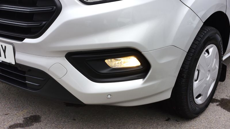 FORD TRANSIT CUSTOM 280 TREND L1 SWB IN SILVER WITH SAT NAV,AIR CONDITIONING,PARKING SENSORS AND MORE - 2985 - 22