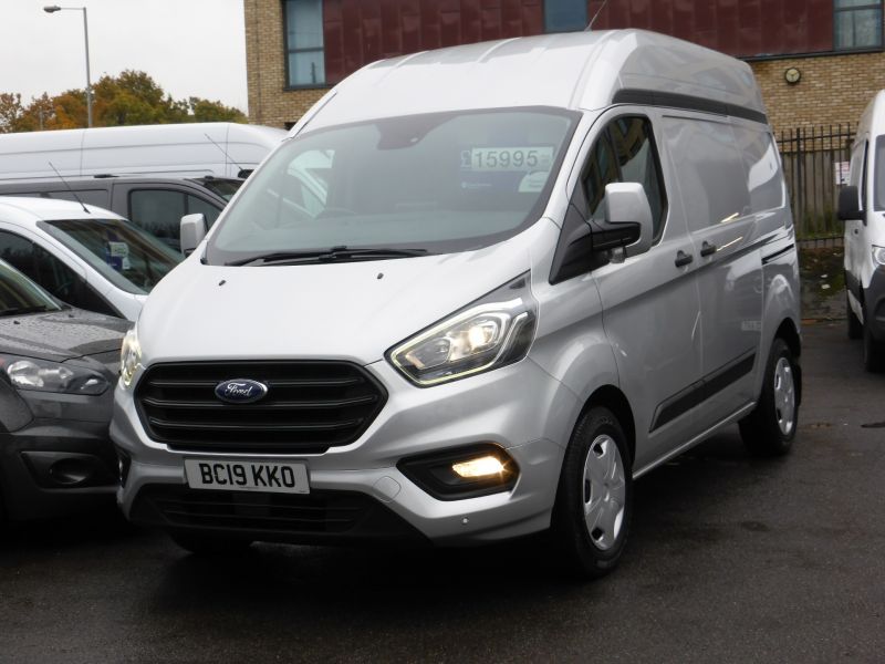 FORD TRANSIT CUSTOM 320 TREND AUTOMATIC L1 H2 SWB HIGH ROOF WITH SAT NAV,AIR CONDITIONING,PARKING SENSORS AND MORE - 2529 - 25
